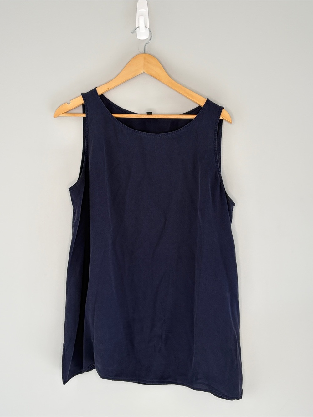 Eileen Fischer Silk Navy Sleeveless Tank Top L